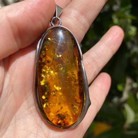 Oblong large Amber pendant - Picture 1 of 11
